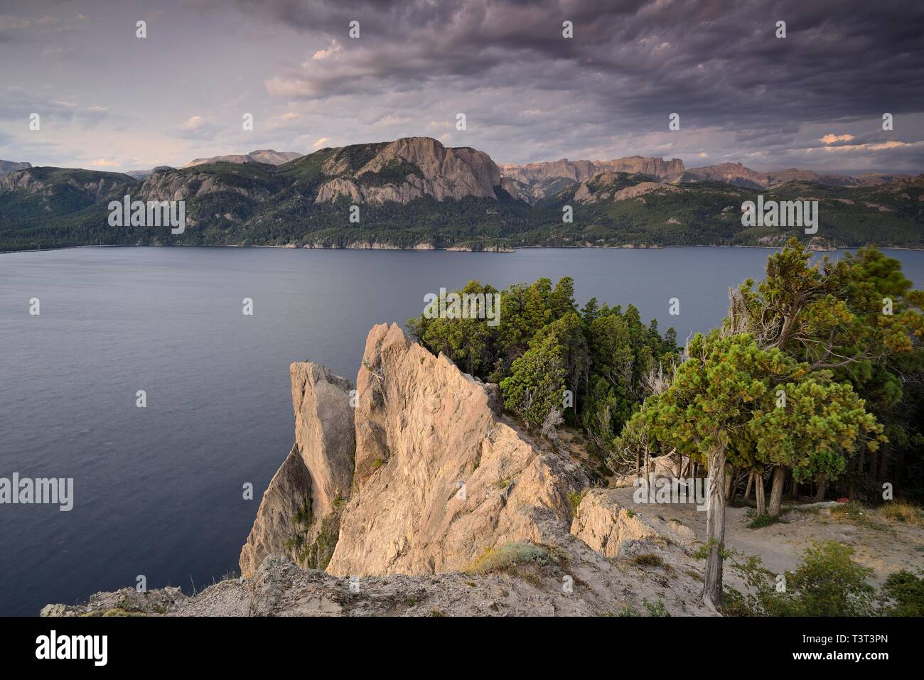 Mirador Del Lago Traful