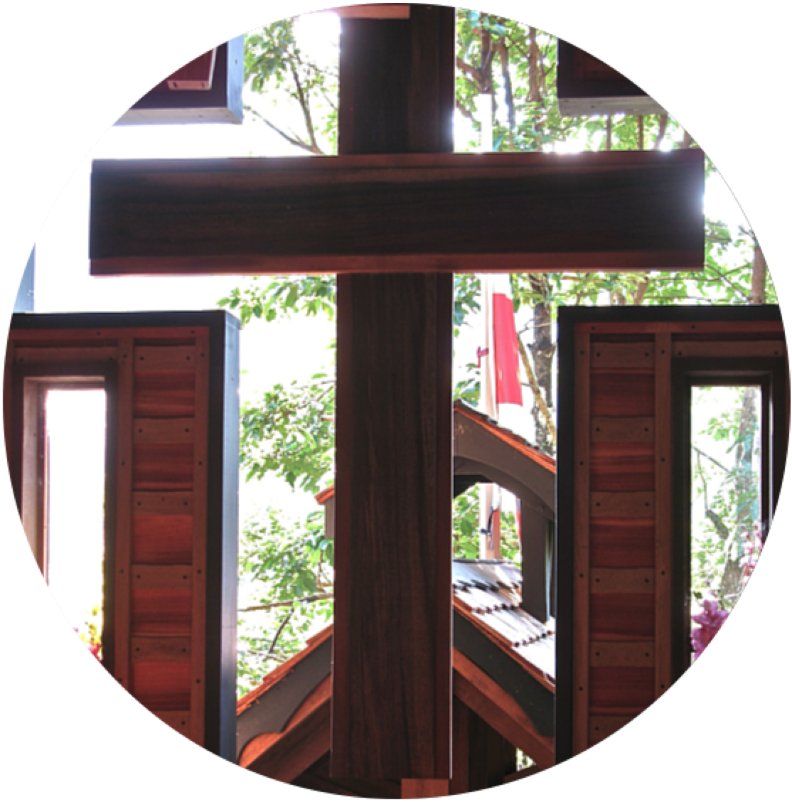 Chapel in the Clouds / Capilla en Las Nubes